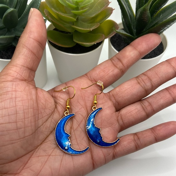 🌙 Blue Plated Enamel Moon Celestial Drop Earrings🌙 - Picture 4 of 6